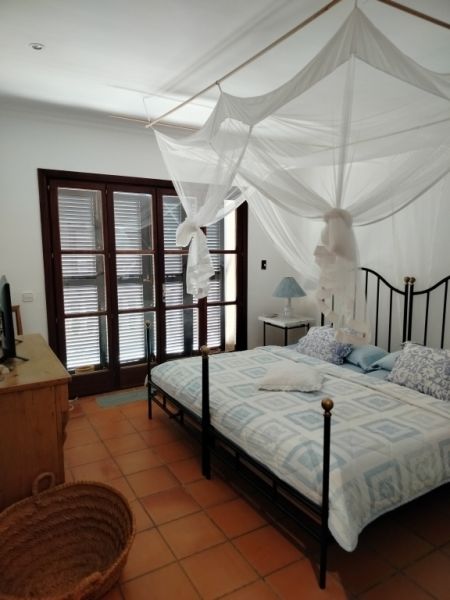 Directamente del propietario - Un sueño a los pies de Sant Salvador – La finca con vistas al mar