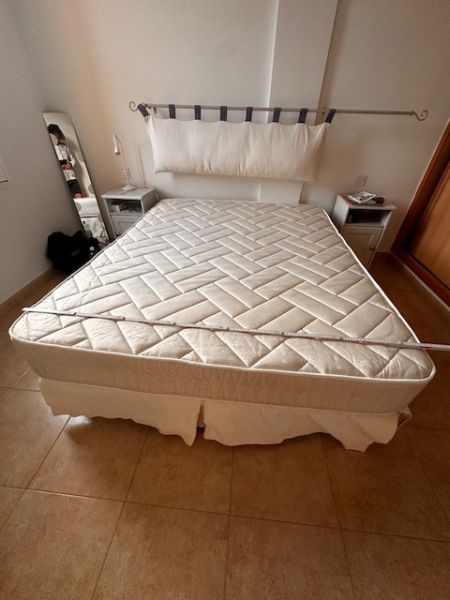 Doppelbett 150x190 cm inkl. Matratze + 4 Stauraumkästen aus Stoff