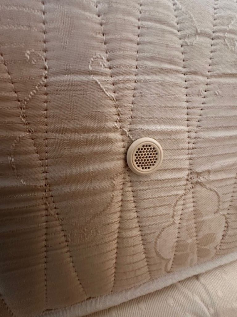 Doppelbett 150x190 cm inkl. Matratze + 4 Stauraumkästen aus Stoff