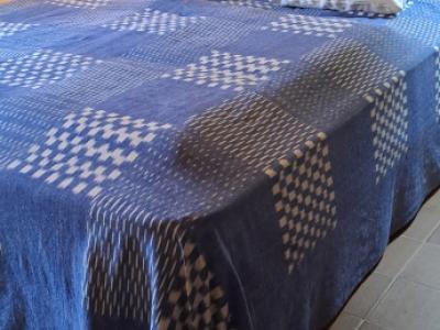 Doppelbett mit Bambuskopfteil