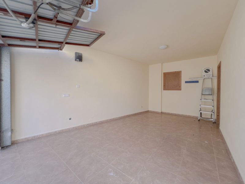 Semi-detached house for sale in calle de Santueri