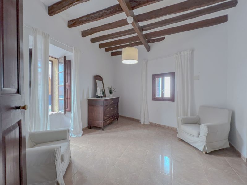 Semi-detached house for sale in calle de Santueri
