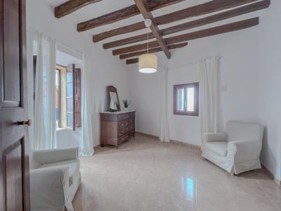 Semi-detached house for sale in calle de Santueri