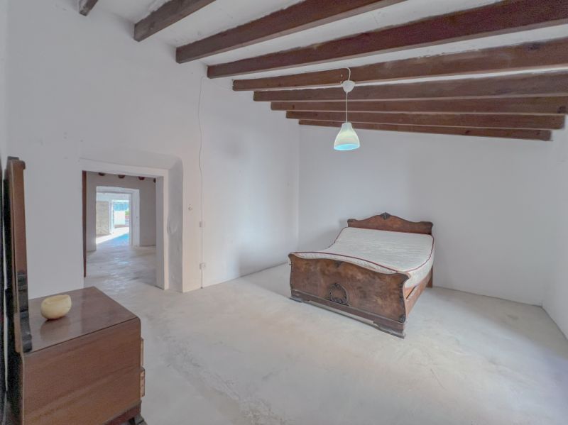 Semi-detached house for sale in calle de Santueri