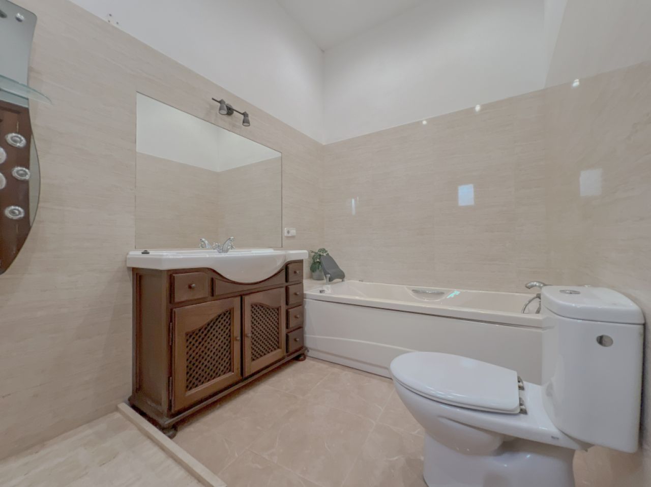 Semi-detached house for sale in calle de Santueri