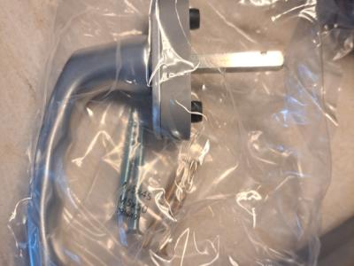 Tilt-and-turn window handles