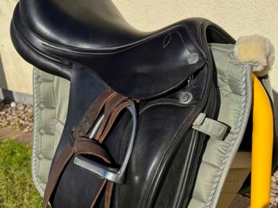 Dressursattel Presige aus Rindsleder