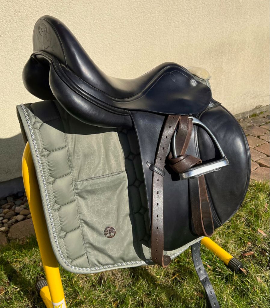 Dressursattel Presige aus Rindsleder