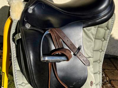Dressursattel Presige aus Rindsleder
