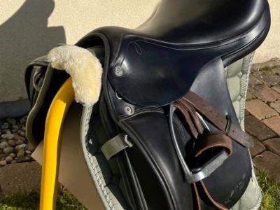 Dressursattel Presige aus Rindsleder