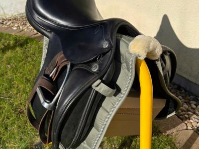 Dressursattel Presige aus Rindsleder