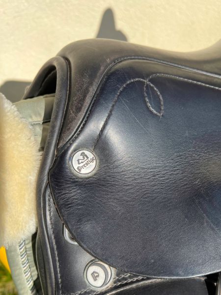 Dressursattel Presige aus Rindsleder