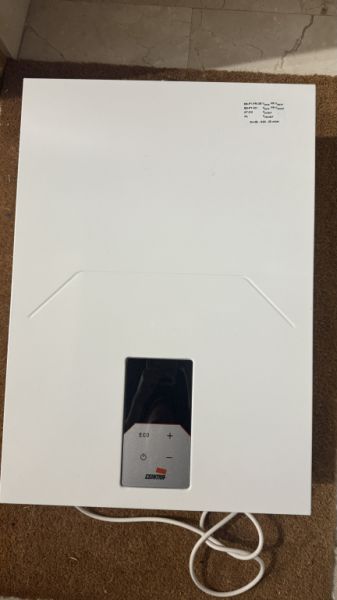 Durchlauferhitzer für Gasheizung von Cointra inkl. Abgasrohr