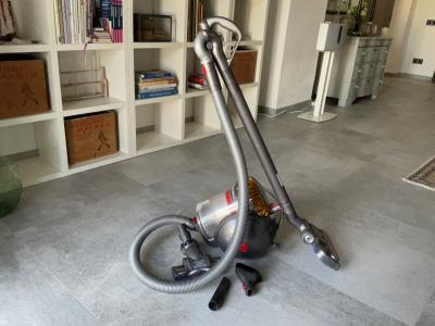 Dyson Big Ball Multi Floor 2 Grau Bodenstaubsauger