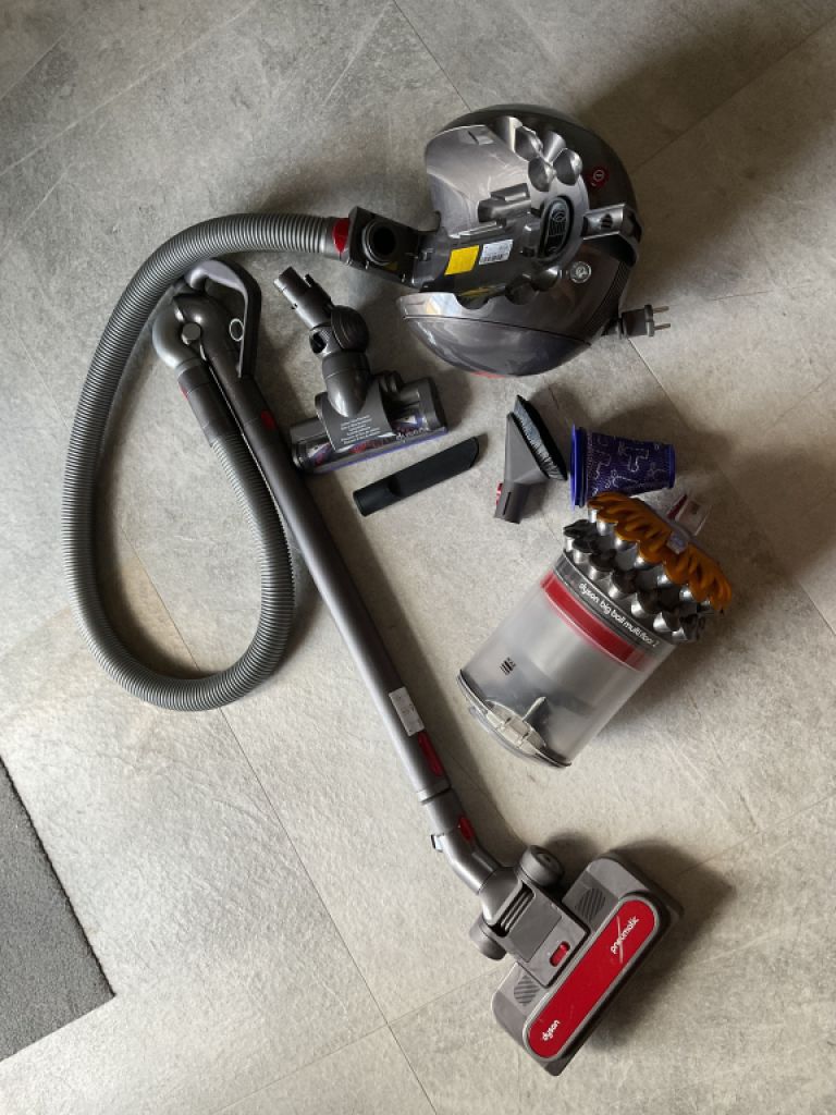 Dyson Big Ball Multi Floor 2 Grau Bodenstaubsauger