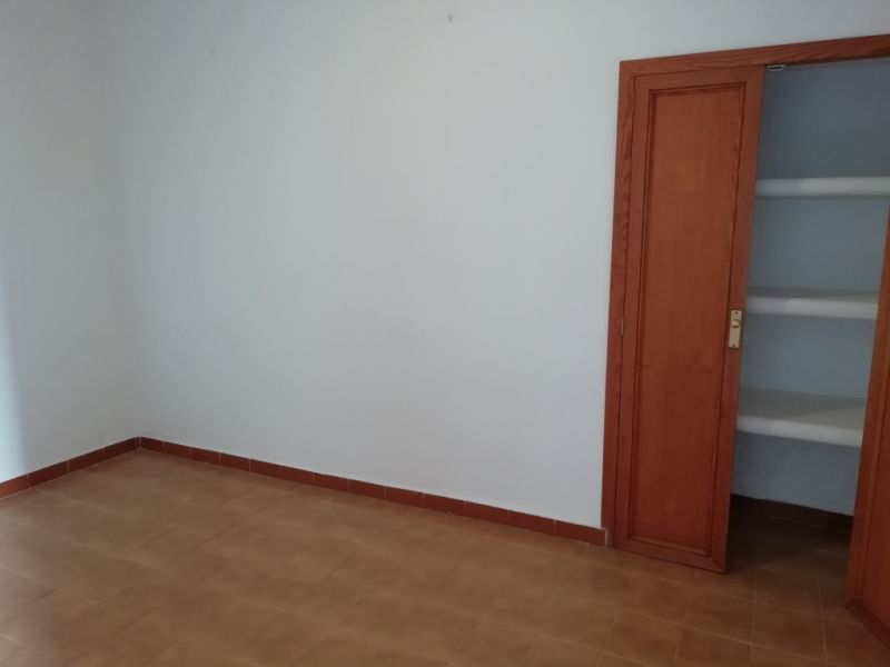 Ebenerdige Finca mit 4 SZ, unmöbliert, Pool, Kamin bei Alqueria Blanca-Santanyi ---F 55