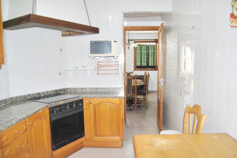 Ebenerdige Finca mit 4 SZ, unmöbliert, Pool, Kamin bei Alqueria Blanca-Santanyi ---F 55