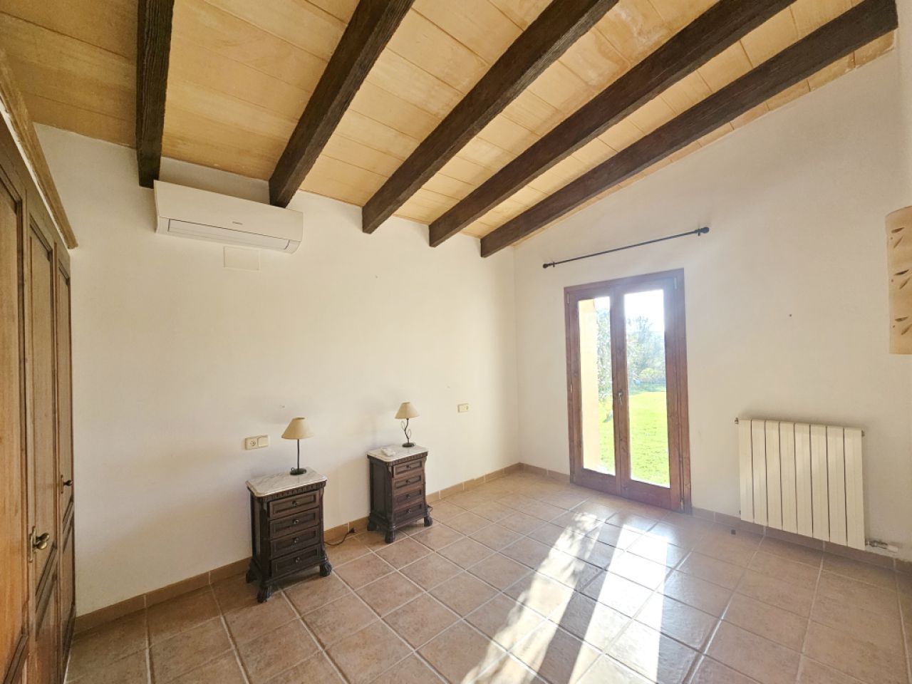 Ebenerdige und teilmöblierte Finca mit Heizung und Pool bei Sineu - F 223