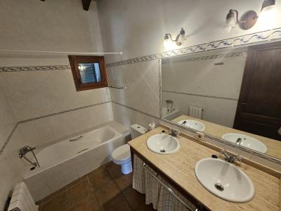 Ebenerdige und teilmöblierte Finca mit Heizung und Pool bei Sineu - F 223