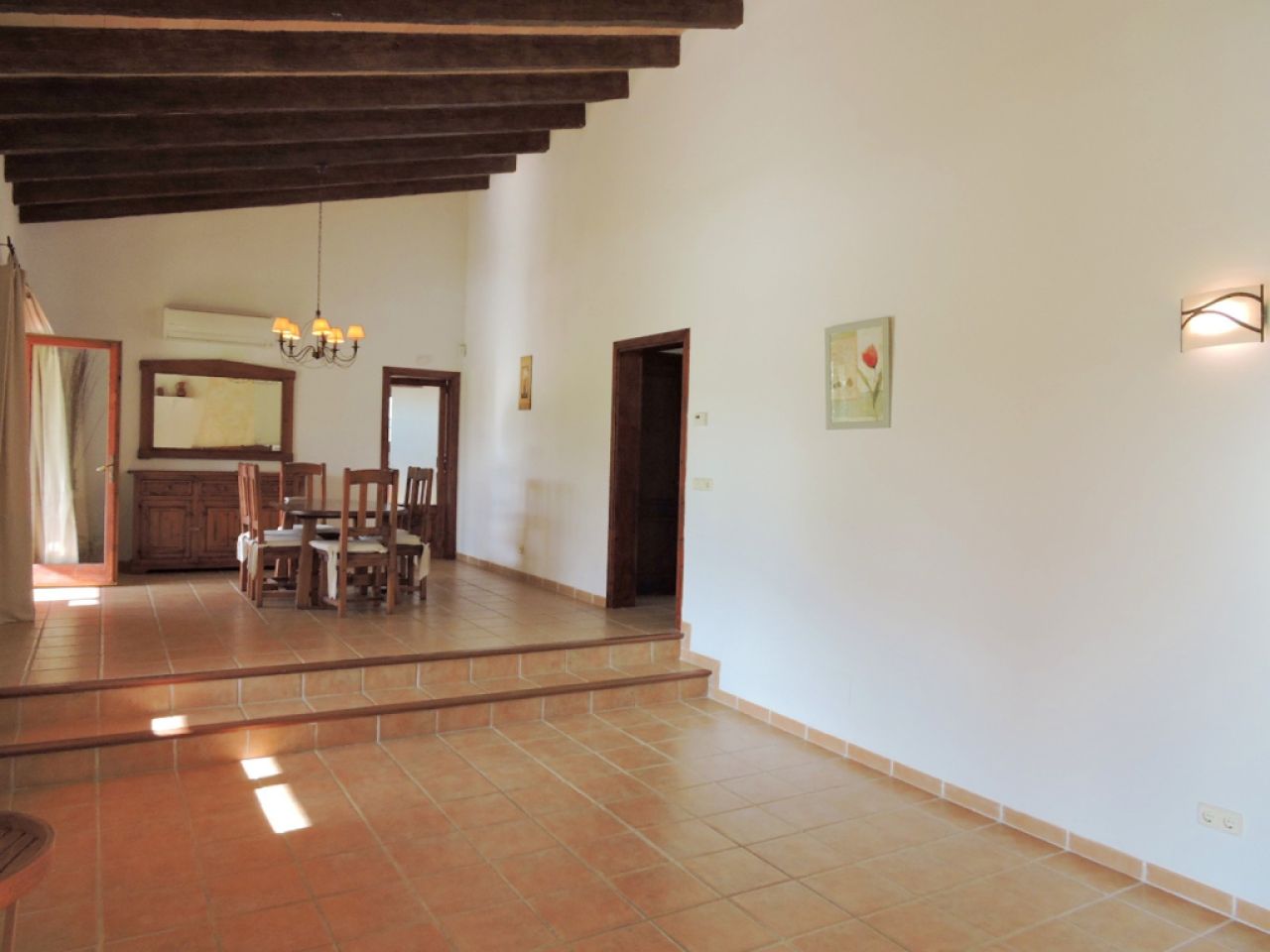 Ebenerdige und teilmöblierte Finca mit Heizung und Pool bei Sineu - F 223