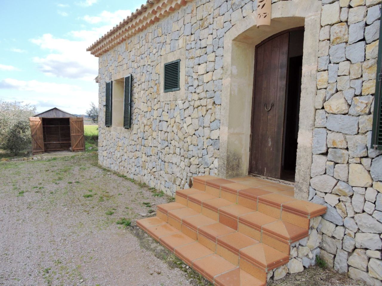 Ebenerdige und teilmöblierte Finca mit Heizung und Pool bei Sineu - F 223