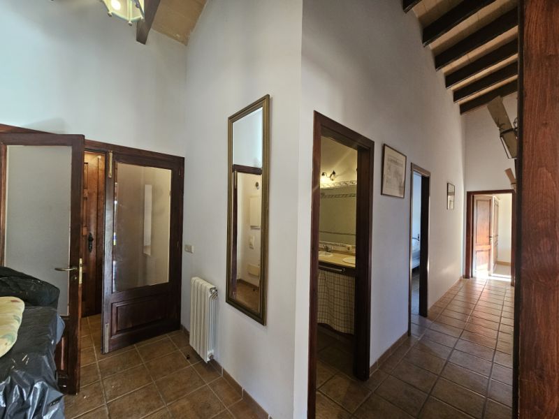 Ebenerdige und teilmöblierte Finca mit Heizung und Pool bei Sineu - F 223