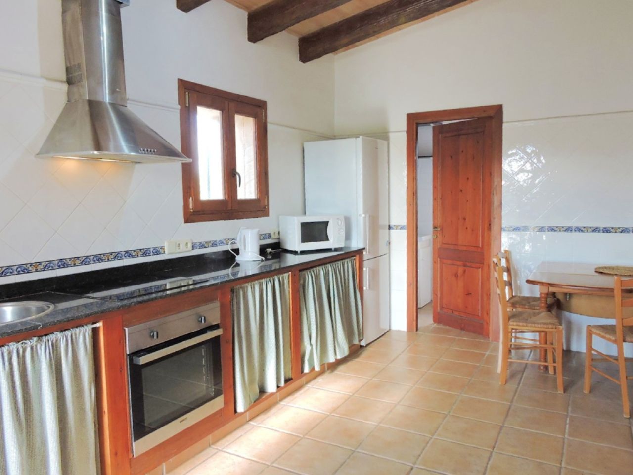 Ebenerdige und teilmöblierte Finca mit Heizung und Pool bei Sineu - F 223