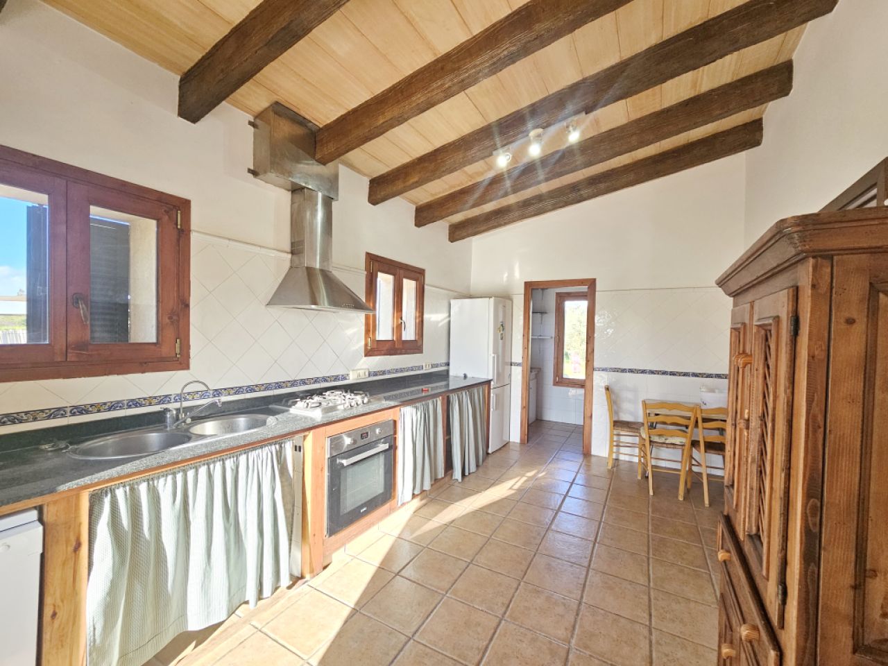 Ebenerdige und teilmöblierte Finca mit Heizung und Pool bei Sineu - F 223