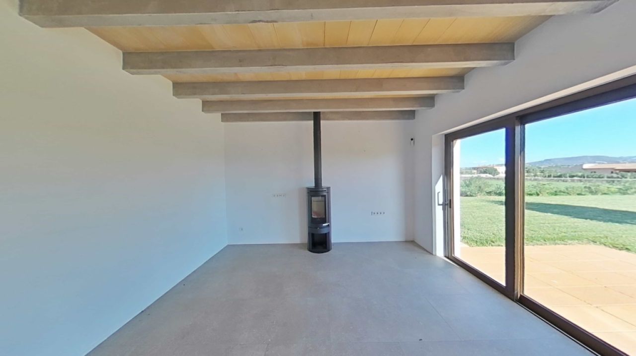 Ebenerdige und unmöblierte Luxusfinca mit allen Extras bei Santanyi- Es LLombards ---  F 150