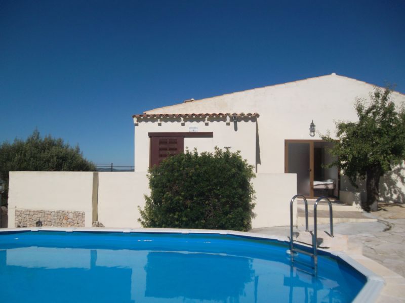 Ebenerdiges Chale mit Pool, Heizung und Meerblick bei Son Carrio  -- CH 63