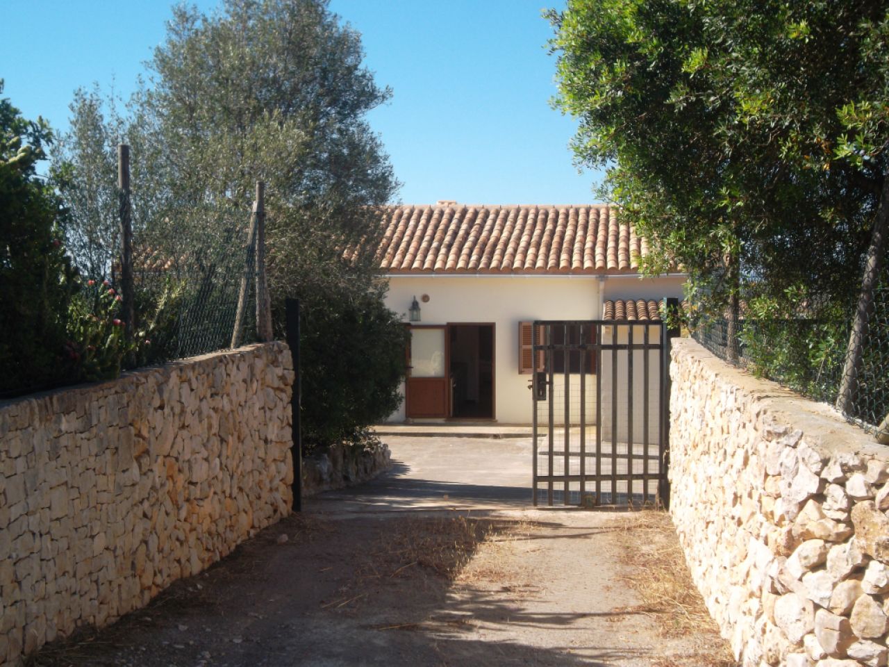 Ebenerdiges Chale mit Pool, Heizung und Meerblick bei Son Carrio  -- CH 63