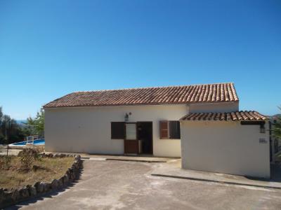 Ebenerdiges Chale mit Pool, Heizung und Meerblick bei Son Carrio  -- CH 63