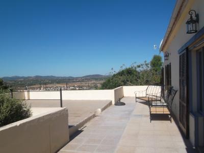 Ebenerdiges Chale mit Pool, Heizung und Meerblick bei Son Carrio  -- CH 63