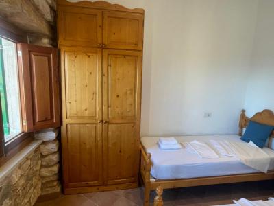 Chalet de una sola planta con jardín, terraza y vistas al mar en Cala Figuera-- CH 48