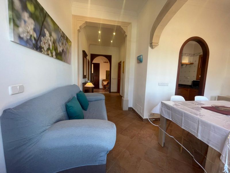 Chalet de una sola planta con jardín, terraza y vistas al mar en Cala Figuera-- CH 48