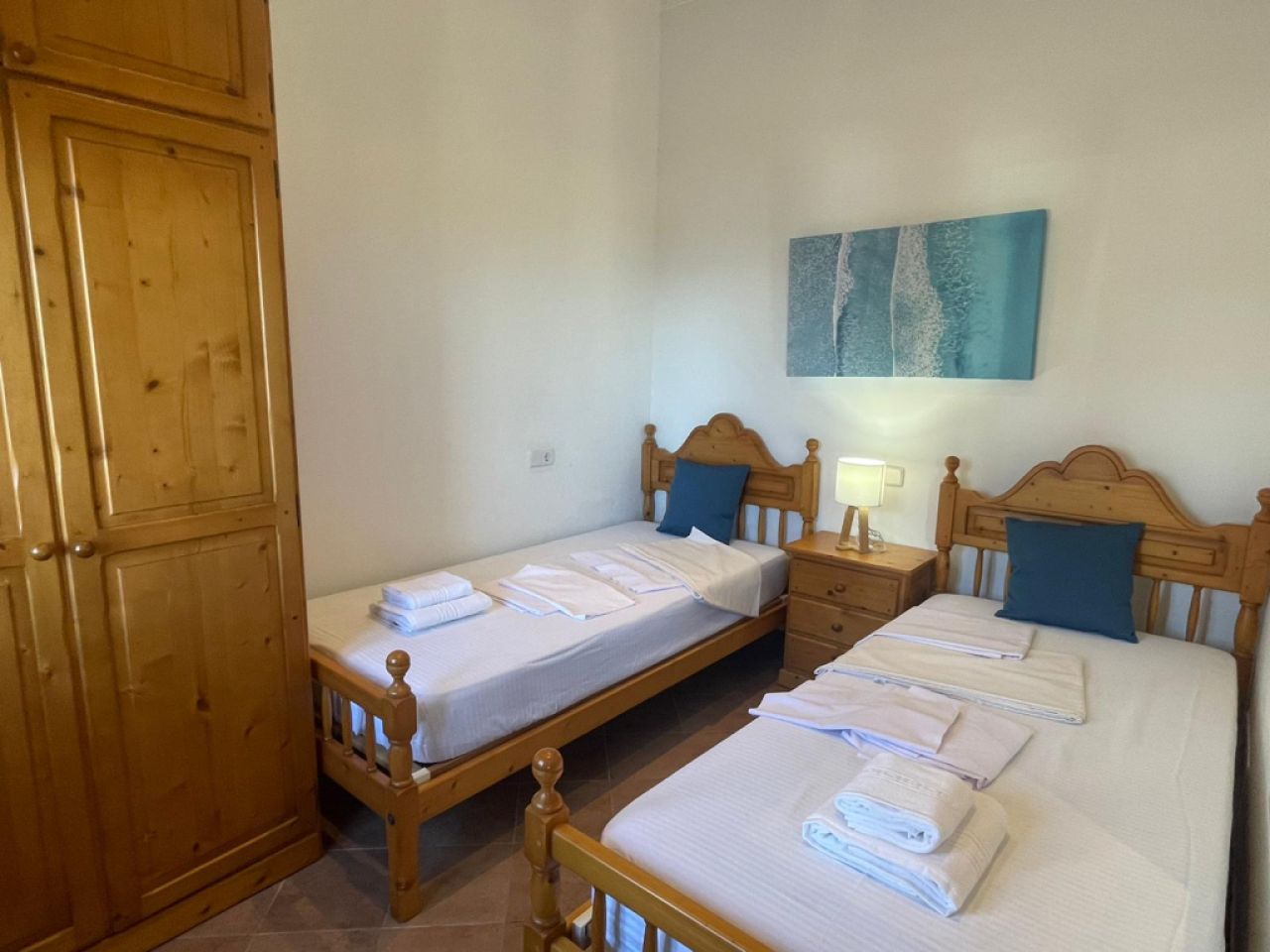 Chalet de una sola planta con jardín, terraza y vistas al mar en Cala Figuera-- CH 48