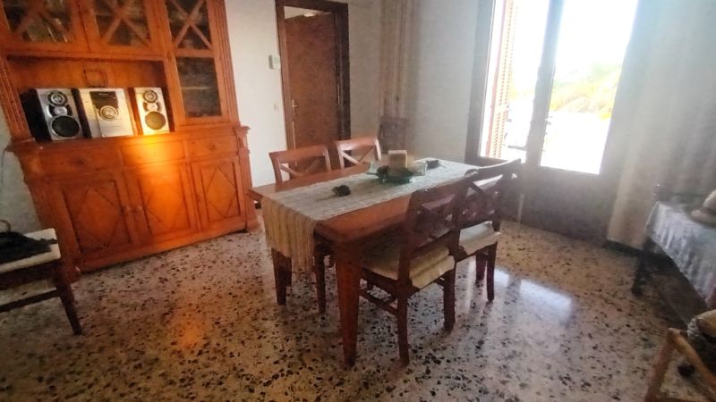 Ebenerdiges Chalet mit Garten und Meerblick -- in S HOrta -CH 20