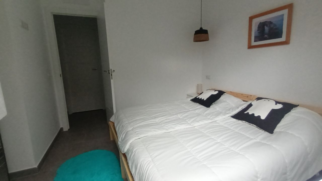 Single-level modern chalet with 5 rooms in Cala Llombards -- CH 20