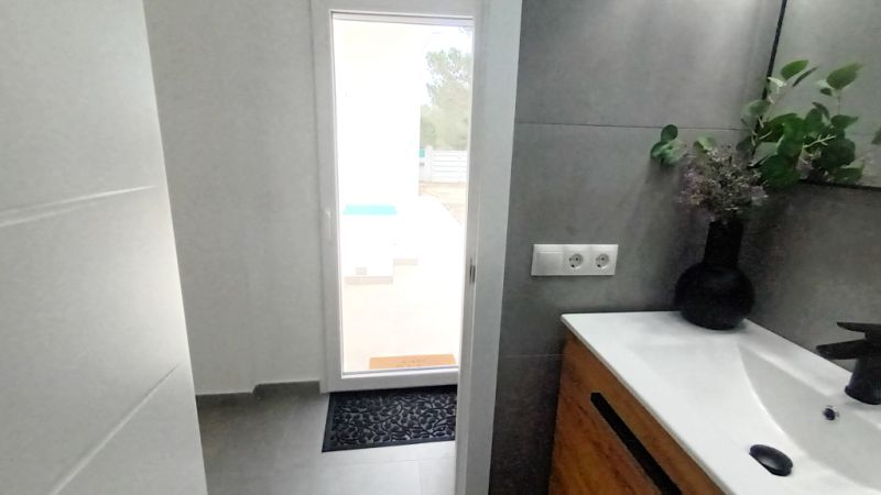 Single-level modern chalet with 5 rooms in Cala Llombards -- CH 20