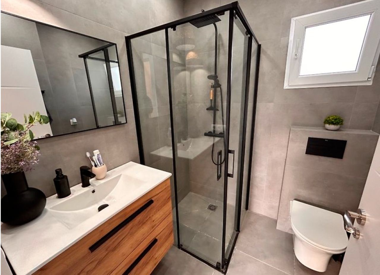 Single-level modern chalet with 5 rooms in Cala Llombards -- CH 20