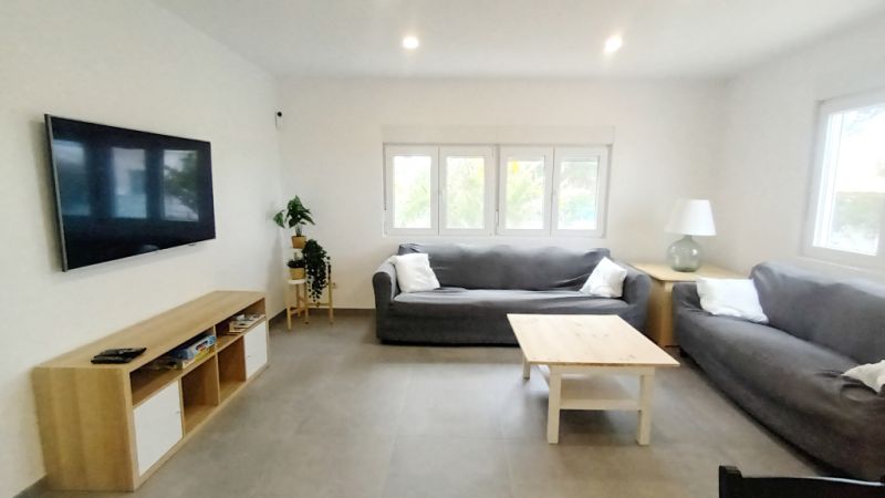 Single-level modern chalet with 5 rooms in Cala Llombards -- CH 20