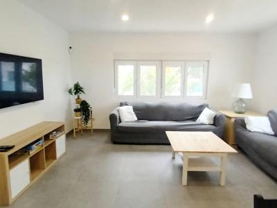 Single-level modern chalet with 5 rooms in Cala Llombards -- CH 20
