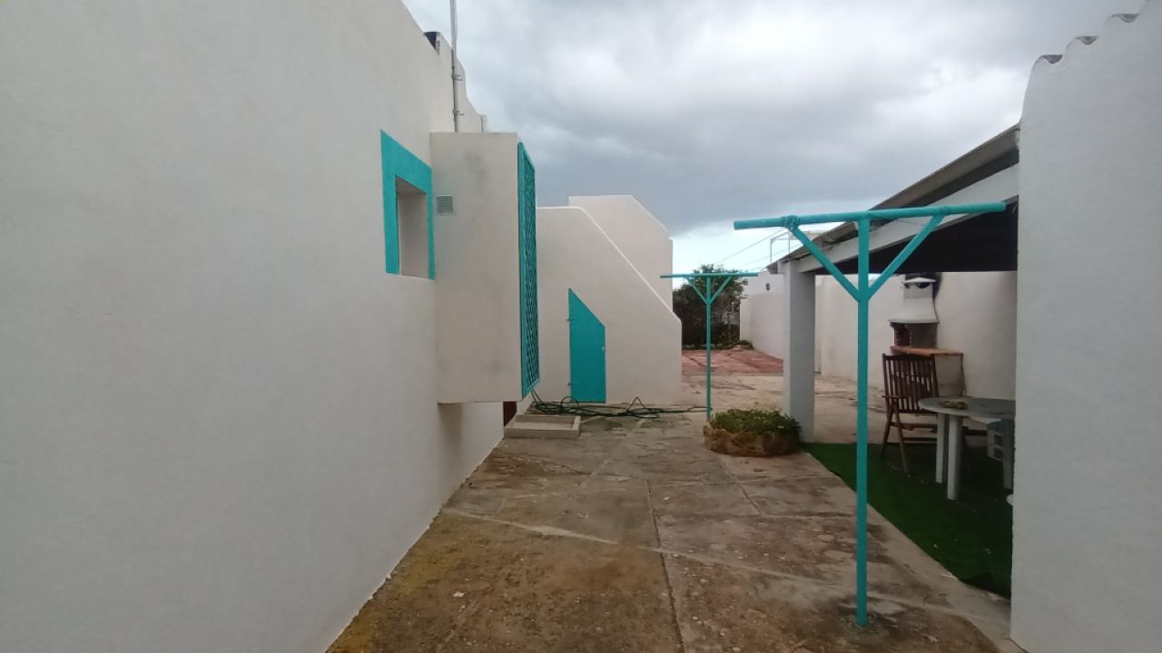 Single-level modern chalet with 5 rooms in Cala Llombards -- CH 20