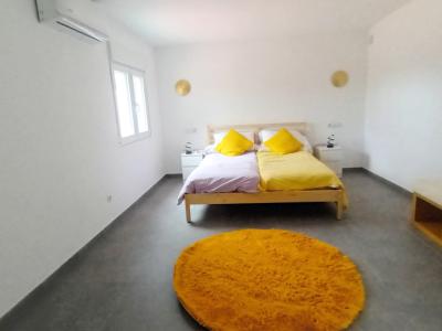 Single-level modern chalet with 5 rooms in Cala Llombards -- CH 20