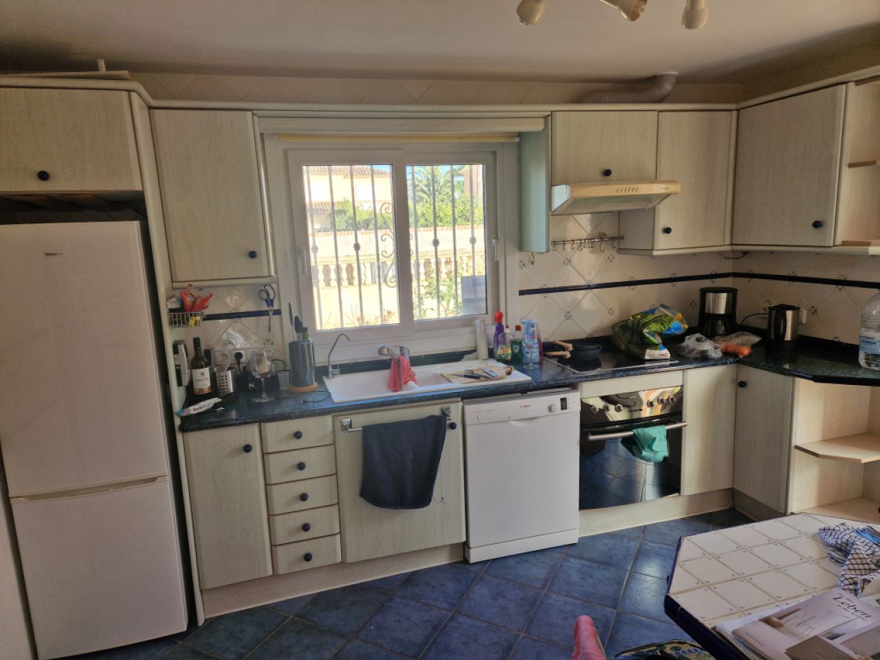 Built-in kitchen — free to take
