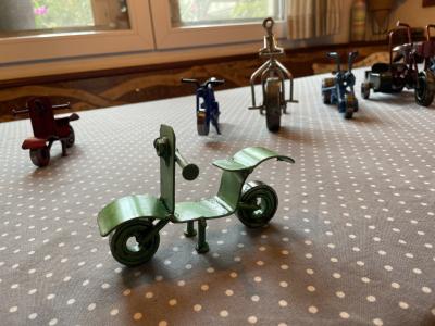 Einzigartige handgefertigte Motorräder – Metallskulpturen von Hand gefertigt