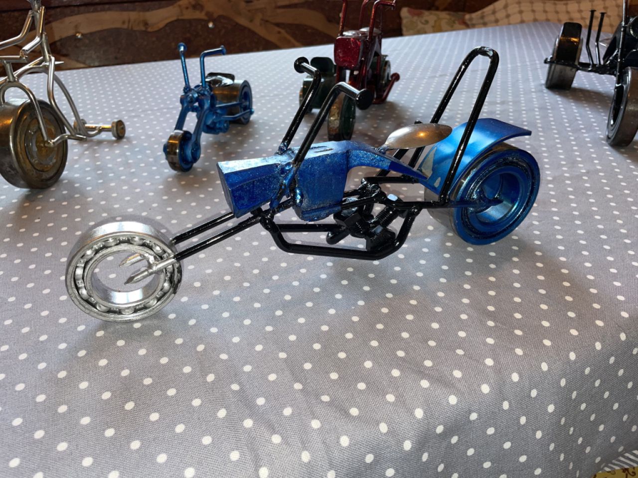 Einzigartige handgefertigte Motorräder – Metallskulpturen von Hand gefertigt