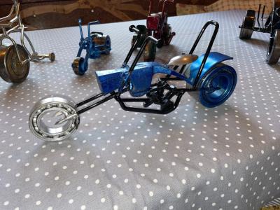 Einzigartige handgefertigte Motorräder – Metallskulpturen von Hand gefertigt