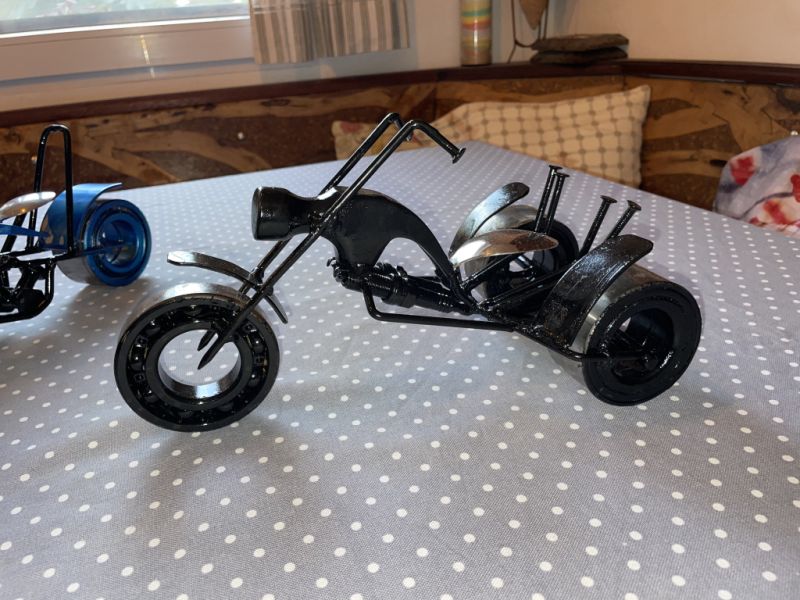 Einzigartige handgefertigte Motorräder – Metallskulpturen von Hand gefertigt