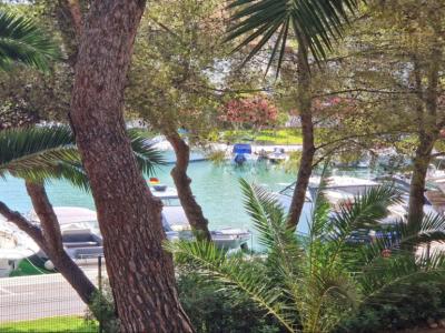 Einzigartige Investmentgelegenheit in Santa Ponsa – 2 Grundstücke mit Villa